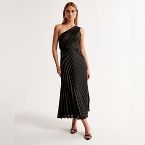 Abercrombie & Fitch Giselle Pleated One-Shoulder Maxi Dress